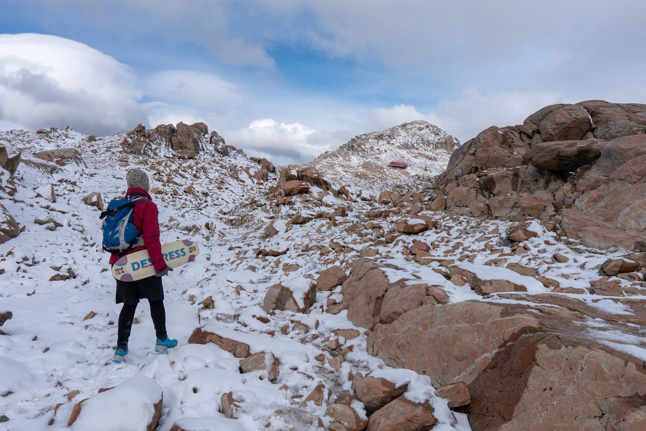 Approach to Mueller Hut. One of my tramping companions had brought a longboard up, because why not?