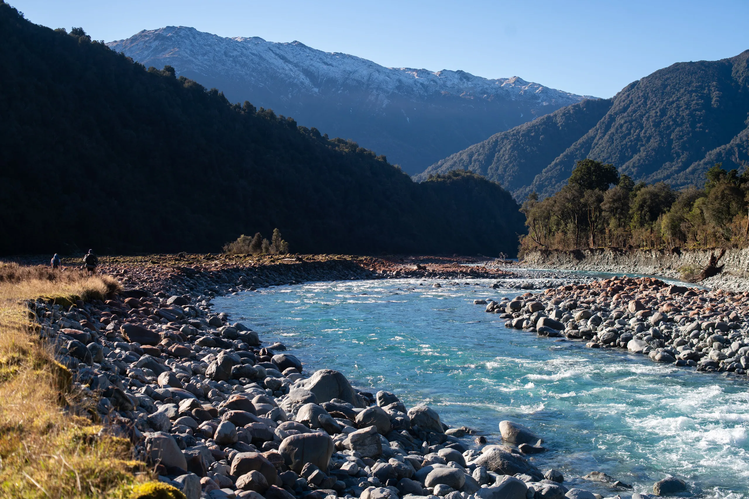 The group proceeds down Taipo Valley beyond Mid Taipo Hut