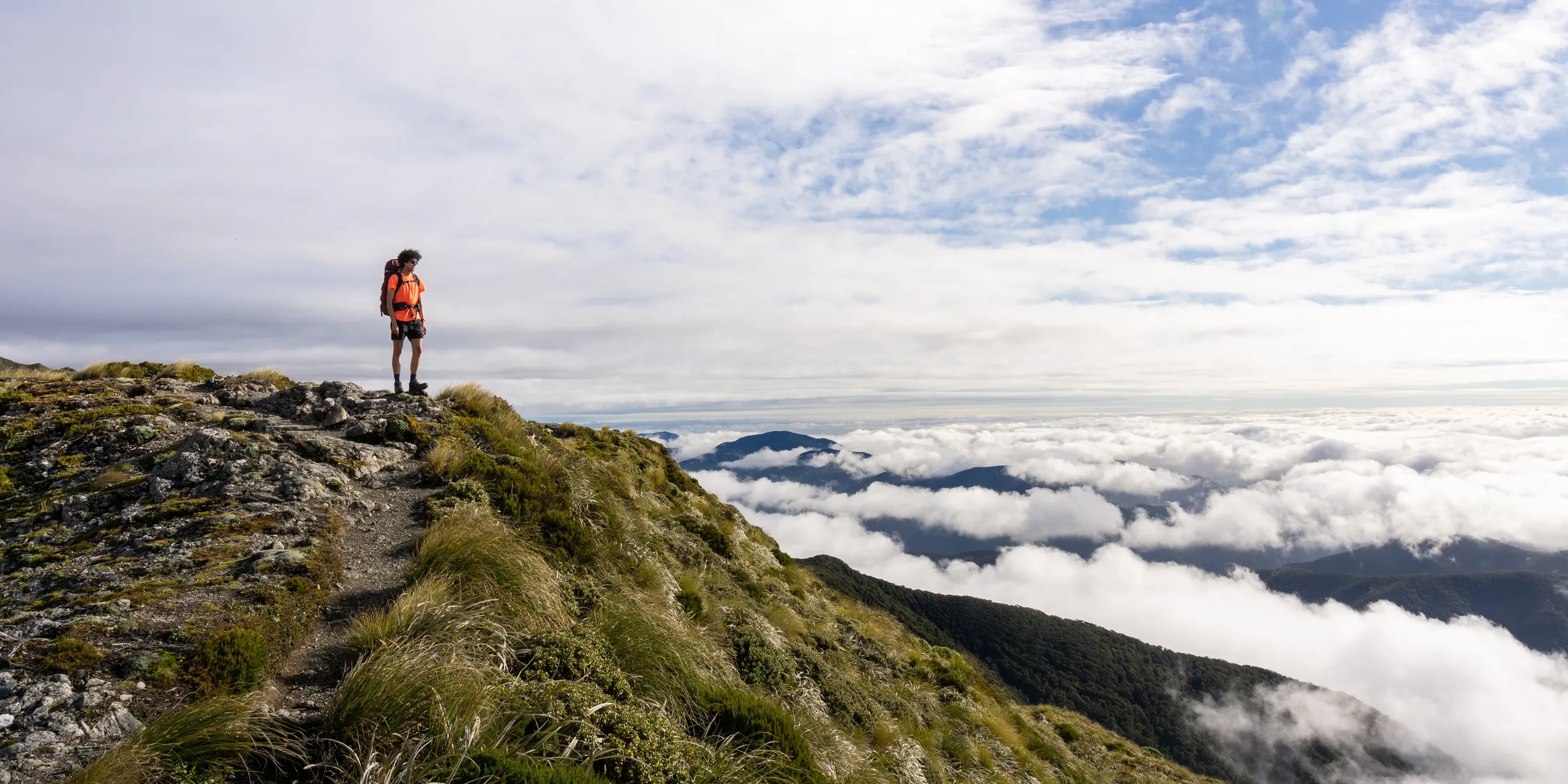 The double-layer cloud sandwich remained all day, and from the tops we retained a pristine view